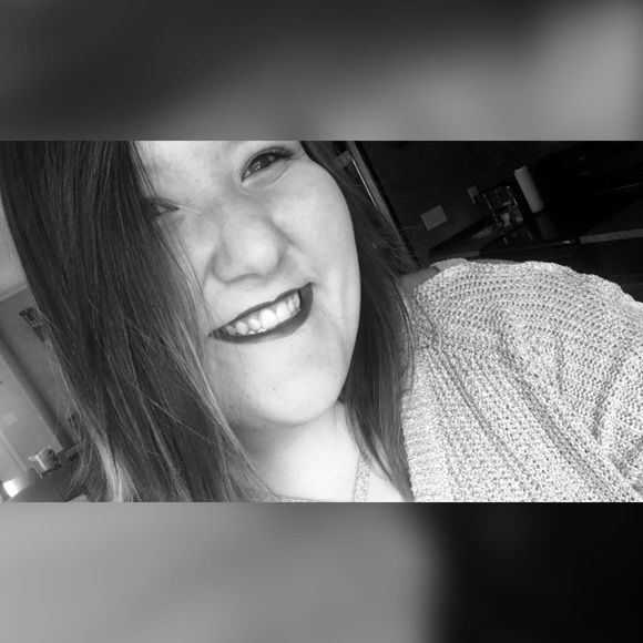 Meet your Posher, Brenna - Picture 1 of 1